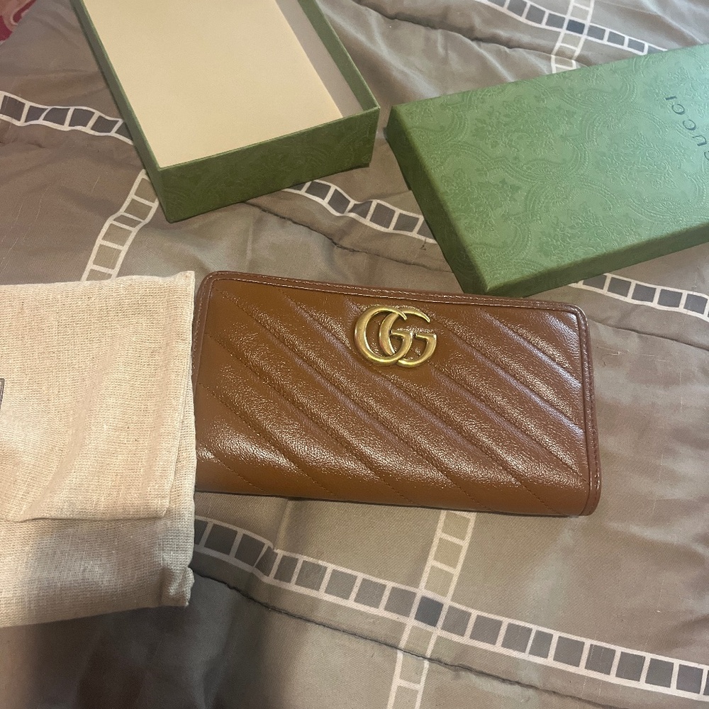 Authentic Gucci wallet